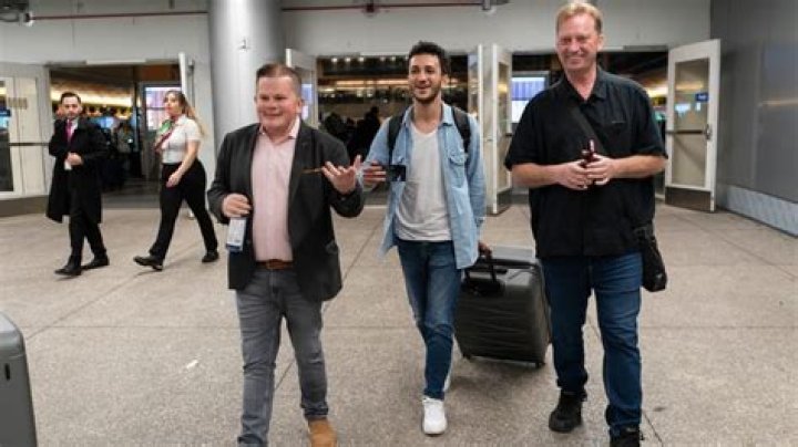 A US Navy veteran got unexpected help while jailed in Iran. Once released, he repaid the favor