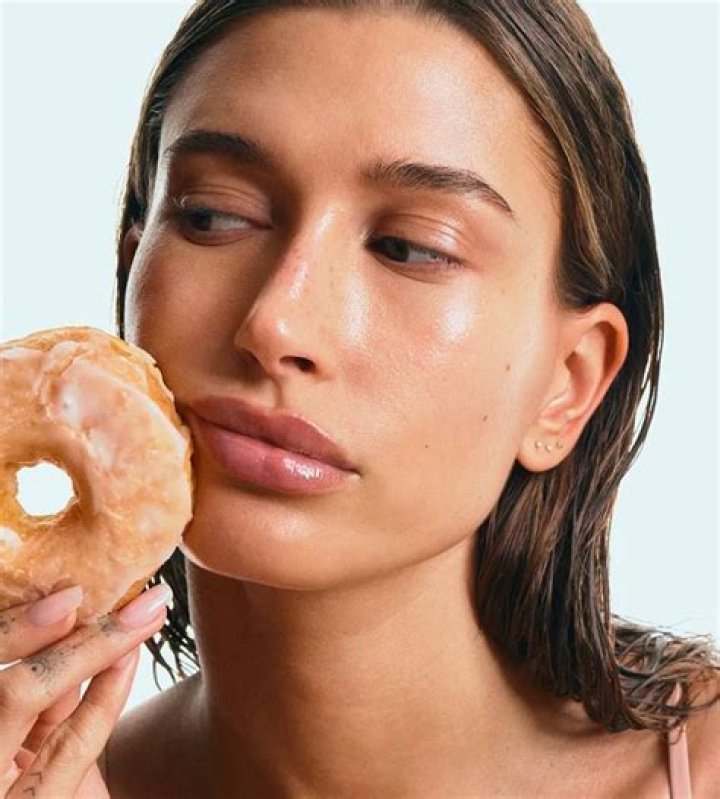 Hailey Bieber’s Glazed Donut Skincare Hack Is Everything