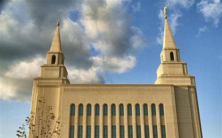 Kansas City Missouri Temple | Church News Almanac