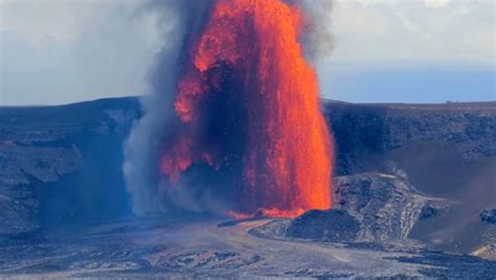 Kilauea, one of the world's most active volcanoes, begins erupting after 3-month pause