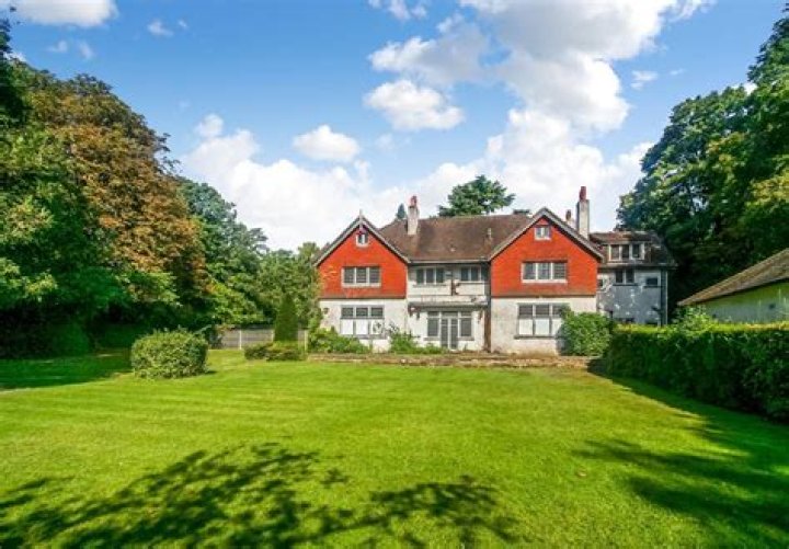 Life on Purley's Webb Estate - where celebrities flock and houses sell for £4 million