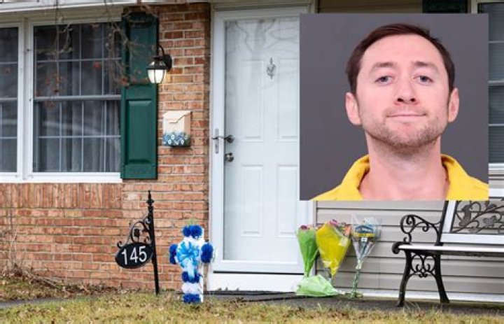 Man charged with beheading father carried photos of federal buildings, bomb plans, DA says