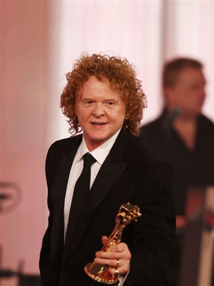 Mick Hucknall Net Worth, Age, Height, Biography, Nationality, Career, Achievement and More