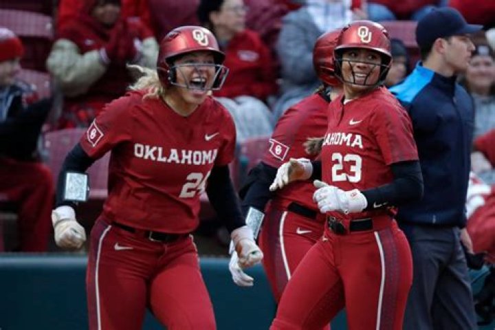Oklahoma wins third straight Women's College World Series title, extends record win streak to 53