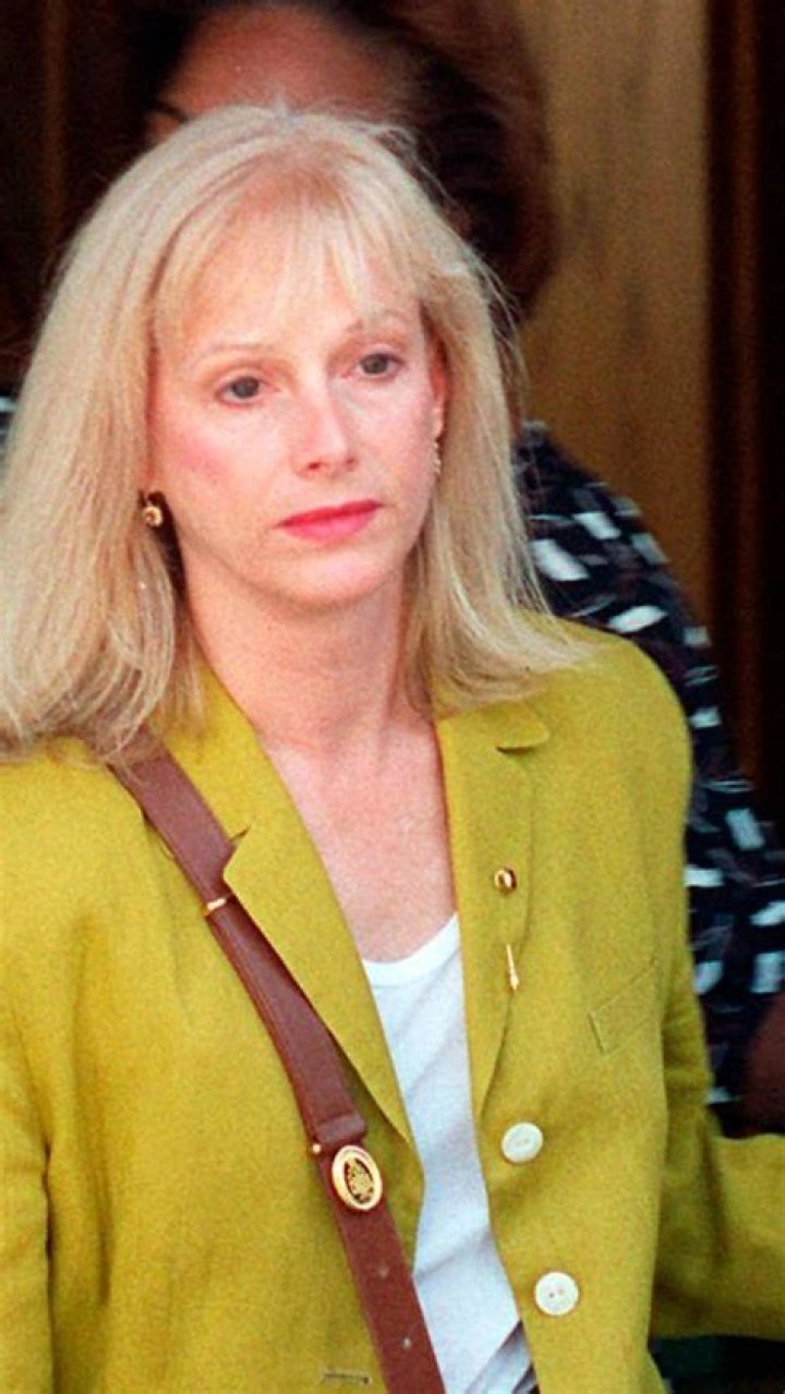 Oscar-nominated actress Sondra Locke dies at 74