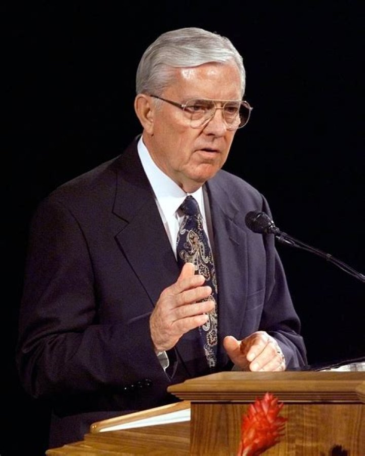 President M. Russell Ballard dies at age 95 after a lifetime of service as an energetic, diligent disciple of Jesus Christ
