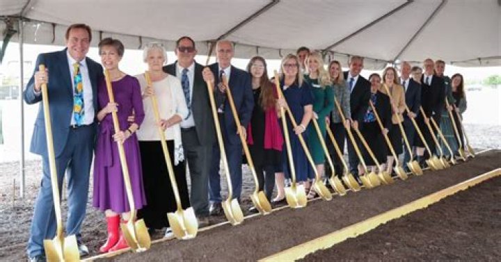 Se da la palada inicial del Templo de Fort Worth, Texas