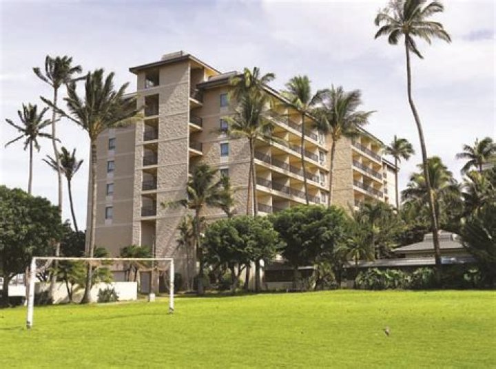 State mulls housing for displaced families in former Kihei hotel | News, Sports, Jobs